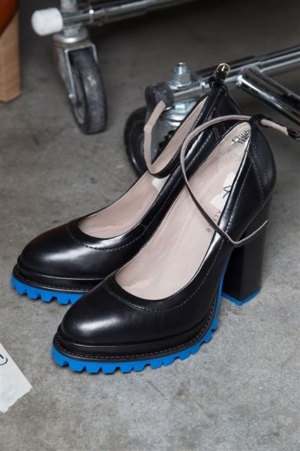 Footwear, Shoe, Black, Leather, Dress shoe, Synthetic rubber, Silver, Basic pump, Sandal, High heels, 