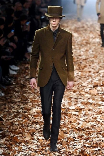 Brown, Coat, Sleeve, Collar, Trousers, Hat, Outerwear, Standing, Style, Formal wear, 