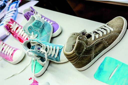Footwear, Product, Shoe, White, Pink, Style, Teal, Font, Aqua, Fashion, 