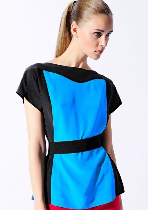 Hairstyle, Sleeve, Shoulder, Joint, Style, Electric blue, Waist, Fashion, Neck, Teal, 