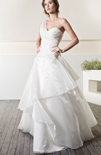 Clothing, Sleeve, Dress, Shoulder, Textile, Photograph, Joint, Bridal clothing, White, Formal wear, 