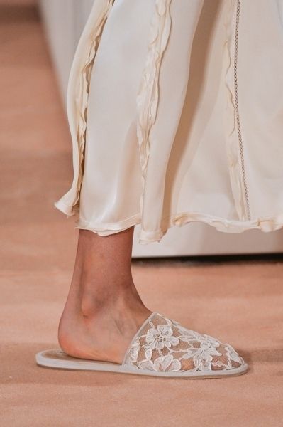 Human leg, Fashion, Foot, Tan, Beige, Toe, Sandal, Ankle, Dance, Bridal shoe, 