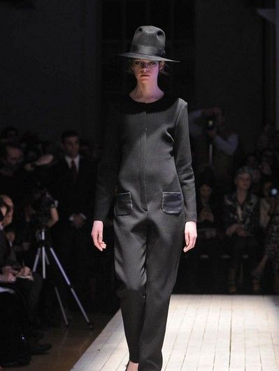 Clothing, Fashion show, Human body, Hat, Shoulder, Runway, Joint, Outerwear, Fashion model, Style, 