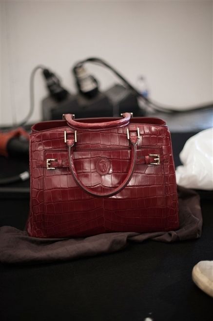 Product, Brown, Bag, Red, Carmine, Shoulder bag, Luggage and bags, Maroon, Pocket, Material property, 