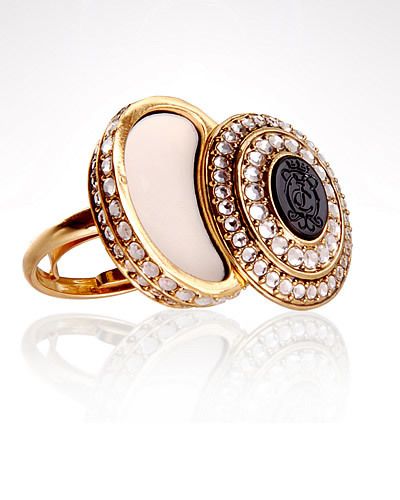 Jewellery, Fashion accessory, Body jewelry, Bangle, Metal, Ring, Beige, Circle, Engagement ring, Gemstone, 