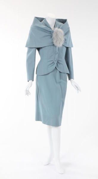 Collar, Sleeve, Textile, Outerwear, Formal wear, Style, Teal, Pattern, Aqua, Grey, 