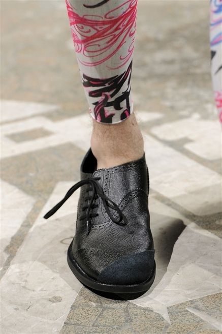 Human leg, Pink, Fashion, Street fashion, Sock, Costume accessory, Close-up, Leather, Fashion design, Ankle, 