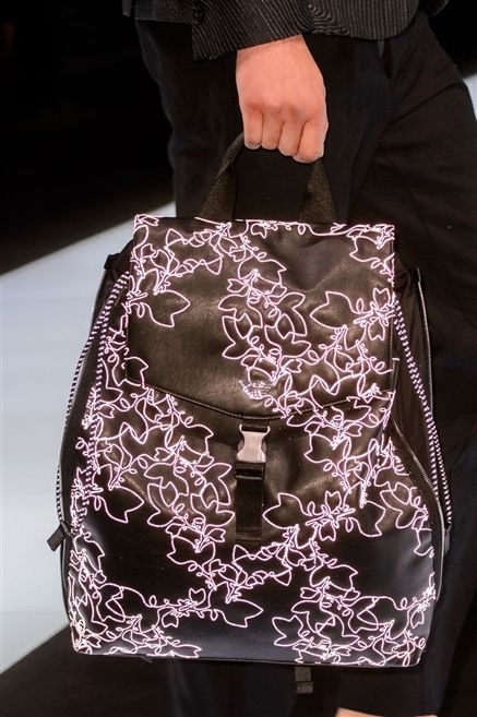 Bag, Style, Pattern, Fashion, Shoulder bag, Black, Visual arts, Design, Motif, Pocket, 