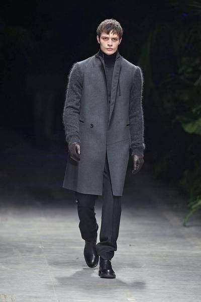 Sleeve, Collar, Trousers, Human body, Coat, Outerwear, Fashion show, Winter, Style, Formal wear, 