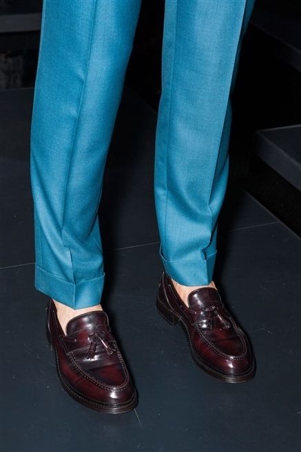 Blue, Trousers, Shoe, Textile, Human leg, Red, Carmine, Electric blue, Fashion, Denim, 