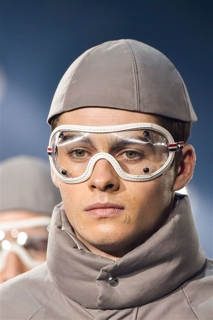 Eyewear, Vision care, Forehead, Personal protective equipment, Headgear, Cool, Helmet, Soldier, Photography, Fictional character, 