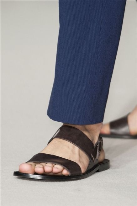 Human leg, Toe, Joint, Foot, Fashion, Electric blue, Sandal, Beige, Nail, Tan, 