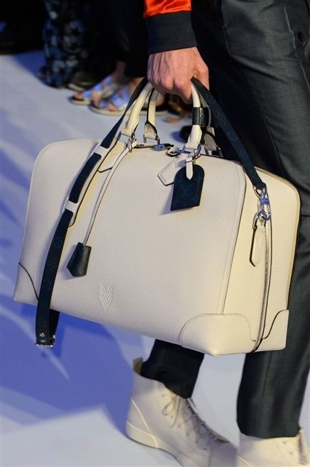 Bag, Fashion, Luggage and bags, Strap, Pocket, Leather, Shoulder bag, 