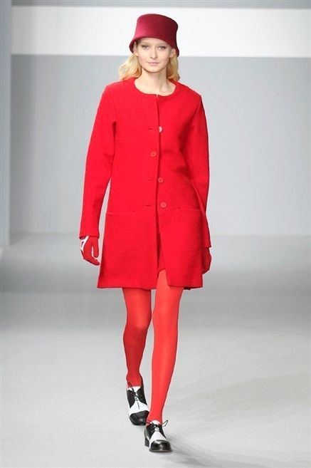 Clothing, Lip, Sleeve, Shoulder, Human leg, Red, Joint, Outerwear, Style, Knee, 
