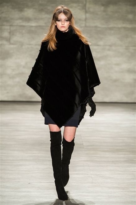 Clothing, Sleeve, Fashion show, Shoulder, Joint, Winter, Outerwear, Fashion model, Style, Runway, 