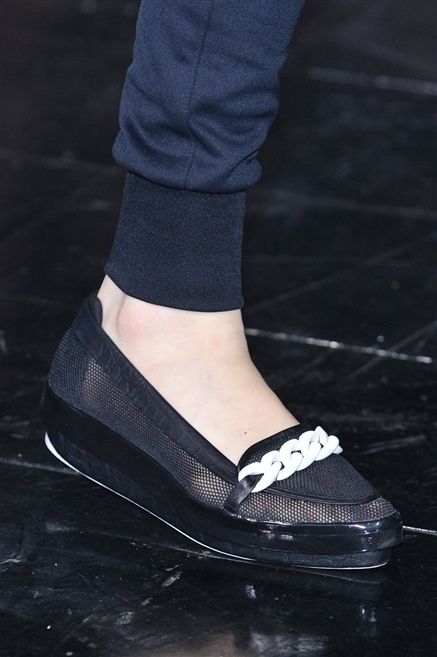 Human leg, Joint, Style, Fashion, Black, Grey, Street fashion, Foot, Close-up, Ankle, 