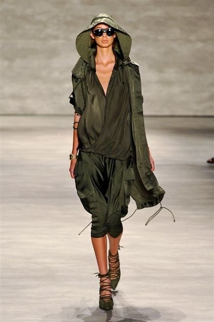 Brown, Shoulder, Hat, Fashion show, Joint, Outerwear, Style, Sunglasses, Runway, Goggles, 