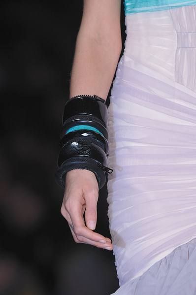 Finger, Wrist, Hand, Joint, Elbow, Fashion, Nail, Bracelet, Embellishment, Waist, 