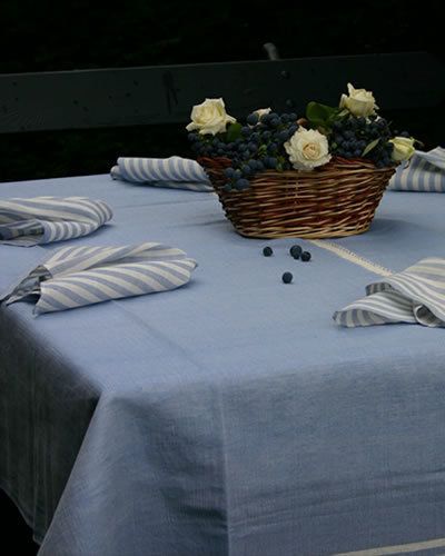 Tablecloth, Textile, Table, Linens, Home accessories, Grey, Flower Arranging, Cut flowers, Basket, Centrepiece, 