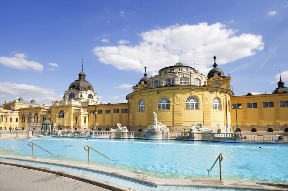 Swimming pool, Cloud, Dome, Dome, Byzantine architecture, Aqua, Basilica, Classical architecture, Palace, Reflection, 