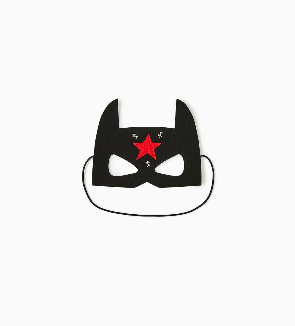 Costume accessory, Symbol, Fictional character, Tooth, Graphics, Clip art, Drawing, Masque, Automotive decal, 