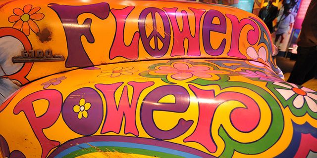 Hippy: scritta flower power