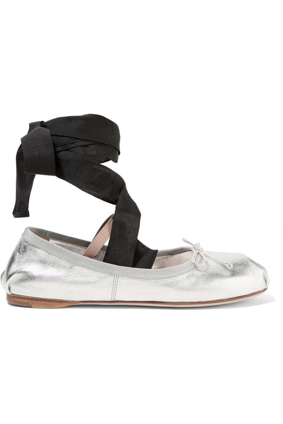 Footwear, Product, White, Tan, Black, Grey, Beige, Walking shoe, Fashion design, Skate shoe, 