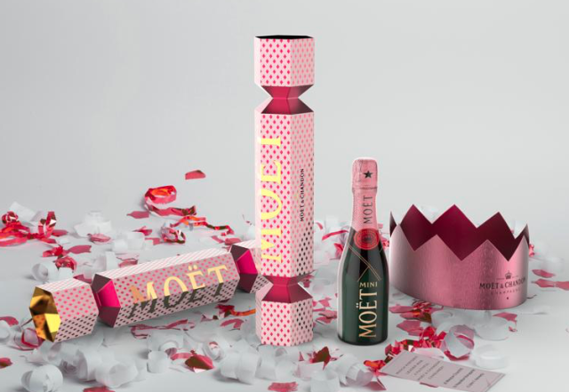 <p>Party in pink per le bollicine di Moët &amp; Chandon Crackers - Moët Impérial Rosé<span class="redactor-invisible-space" data-verified="redactor" data-redactor-tag="span" data-redactor-class="redactor-invisible-space"></span></p>