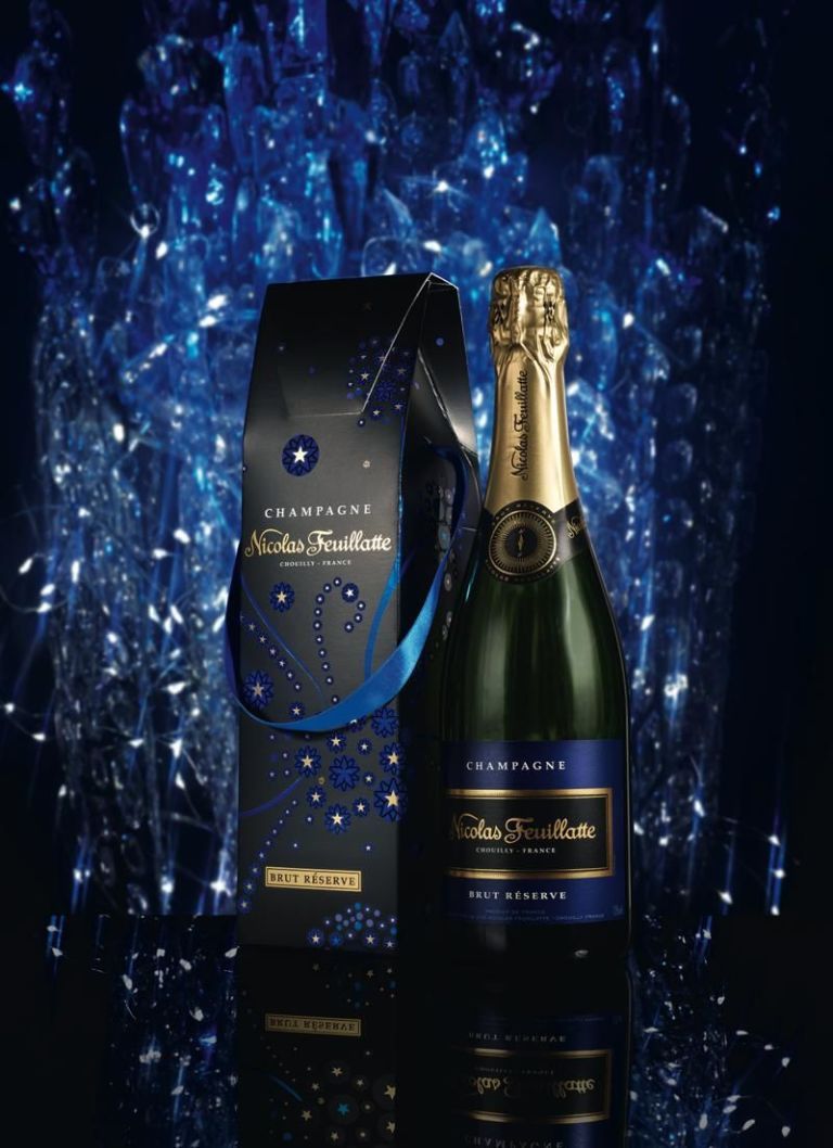 <p>Blu pack per lo champagne francese Nicolas Feuillatte Brut Reserve</p>