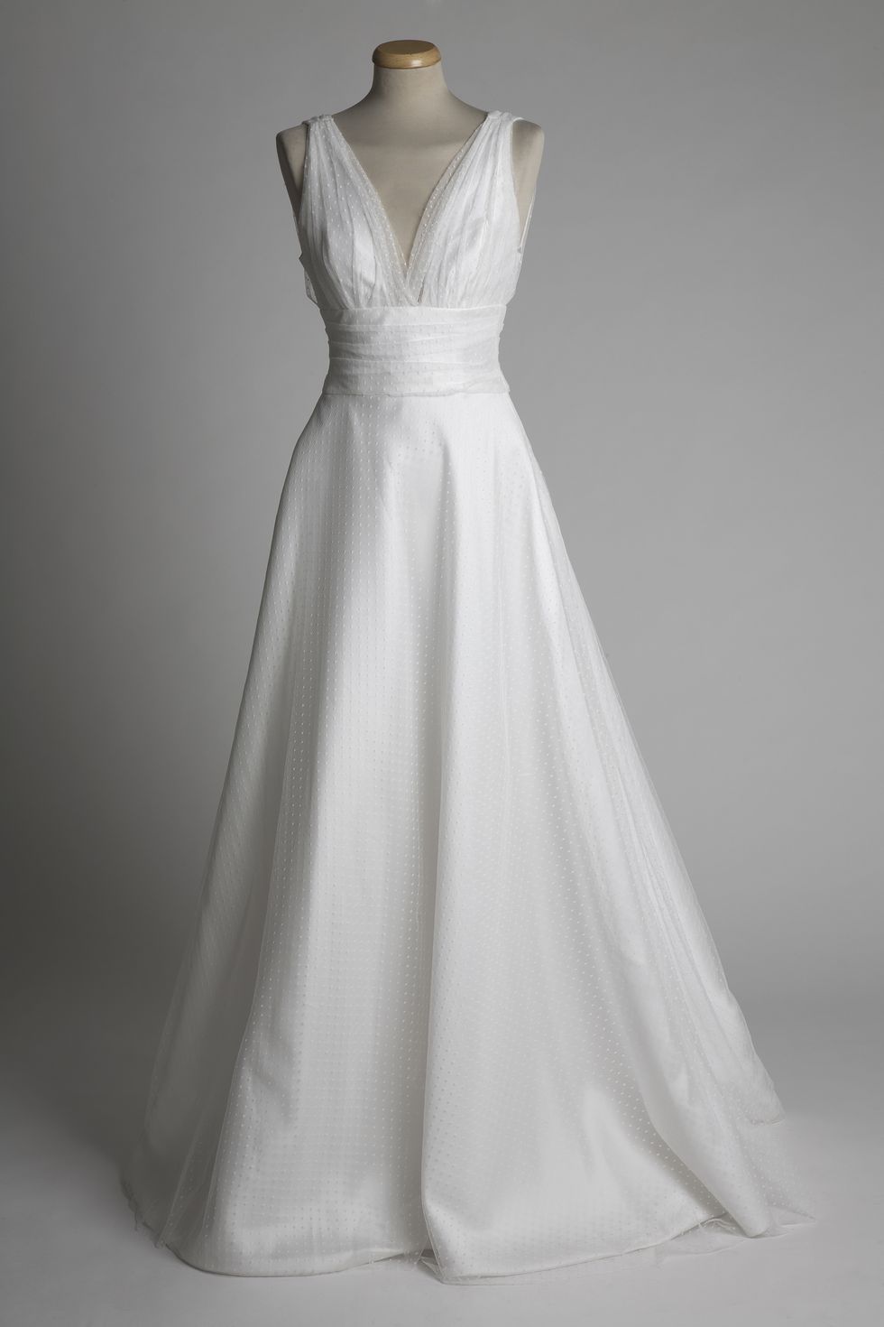 Dress, Textile, White, One-piece garment, Gown, Formal wear, Wedding dress, Style, Day dress, Fashion, 