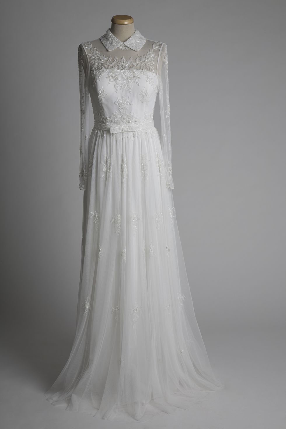 Clothing, Dress, Shoulder, Textile, Photograph, Bridal clothing, White, Wedding dress, Formal wear, One-piece garment, 