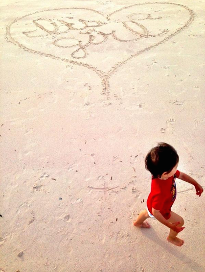 <p>Nick tweeted this photo of son Camden playing on the beach near an "It's a girl" heart drawn in the sand, writing, "Can't think of a better way to celebrate 3 years of marriage to my beautiful <a href="https://twitter.com/VanessaLachey" class="twitter-atreply pretty-link js-nav" dir="ltr">@VanessaLachey</a> than this! <a href="https://twitter.com/hashtag/family?src=hash" data-query-source="hashtag_click" class="twitter-hashtag pretty-link js-nav" dir="ltr">#family</a>."<span></span></p>