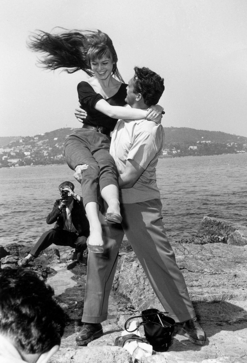 <p>Brigitte Bardot really knew how to make the most of a photo op.</p>