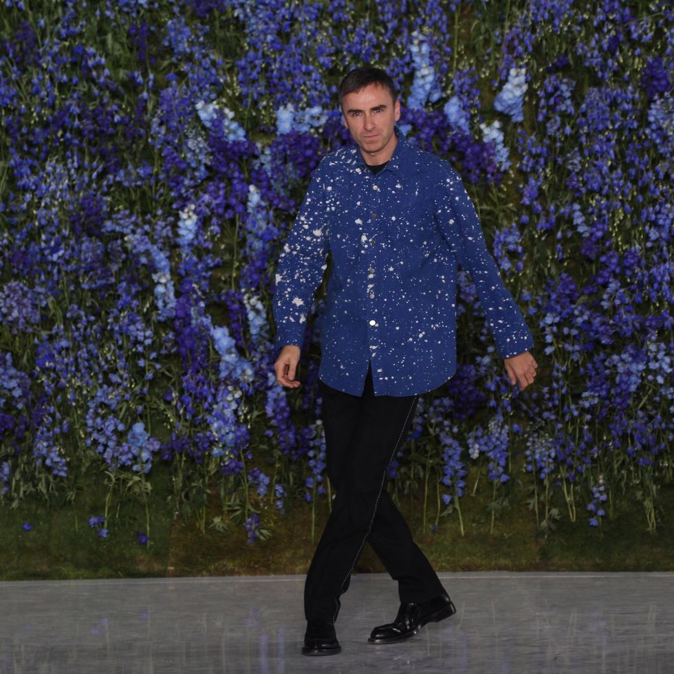 <p>The fashion industry's reigning prophet descends with <a href="http://www.elle.com/culture/celebrities/a42358/raf-simons-new-calvin-klein-collection/" target="_blank" data-tracking-id="recirc-text-link">new designs for Calvin Klein</a> on Monday. There's already been so much buzz that at this point, Dior's former front man could send giant Q Tips down the runway and people would still be obsessed. Of course, our hopes are way higher. (Hauter?) <span data-redactor-tag="span"></span><br></p>