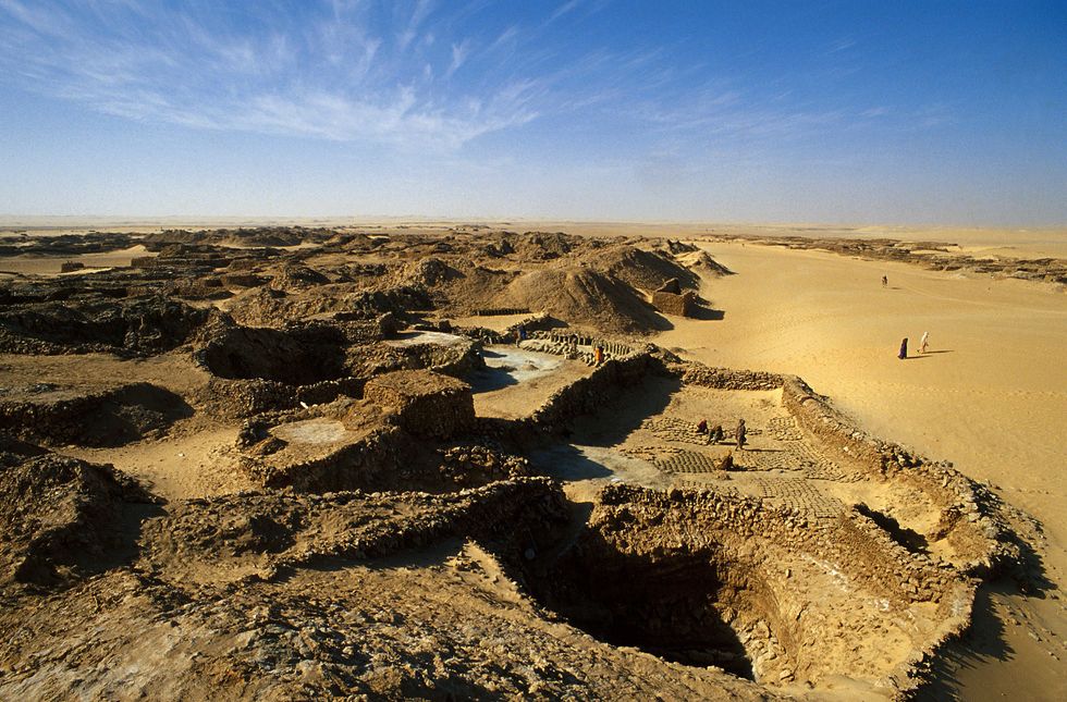 Landscape, Soil, Sand, Horizon, Ecoregion, Geology, Aeolian landform, Formation, Badlands, Desert, 