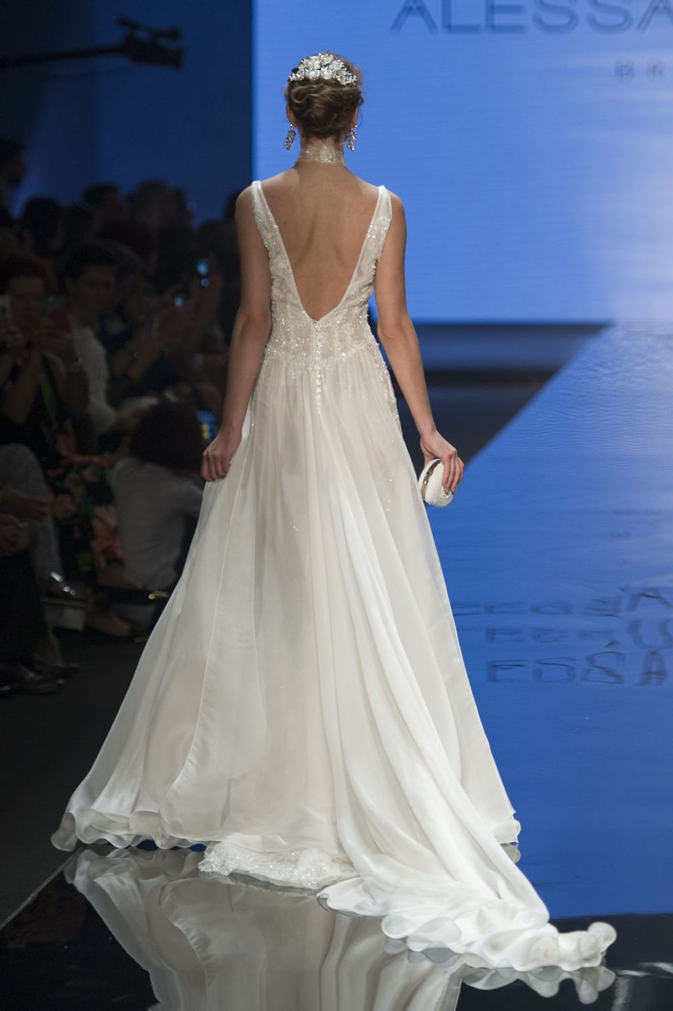Shoulder, Textile, Joint, Fashion show, Dress, Style, Gown, Formal wear, Fashion model, Runway, 
