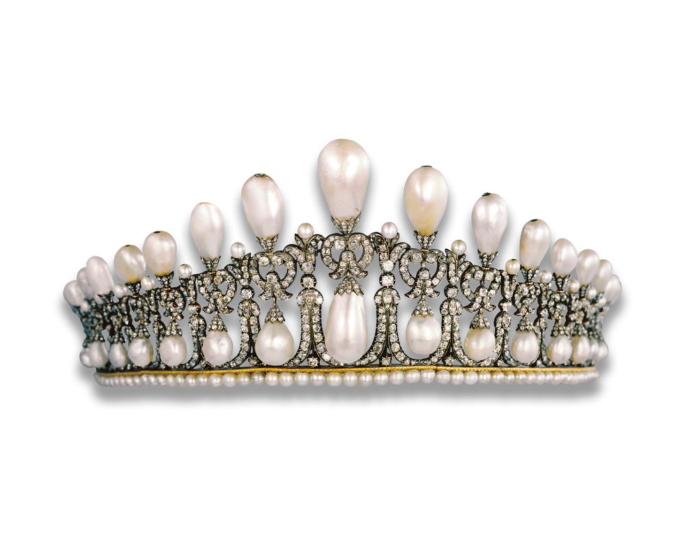 Headpiece, Hair accessory, Fashion accessory, Pearl, Jewellery, Tiara, Headgear, Crown, Gemstone, 