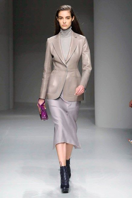 Clothing, Sleeve, Fashion show, Shoulder, Joint, Outerwear, Fashion model, Runway, Style, Waist, 