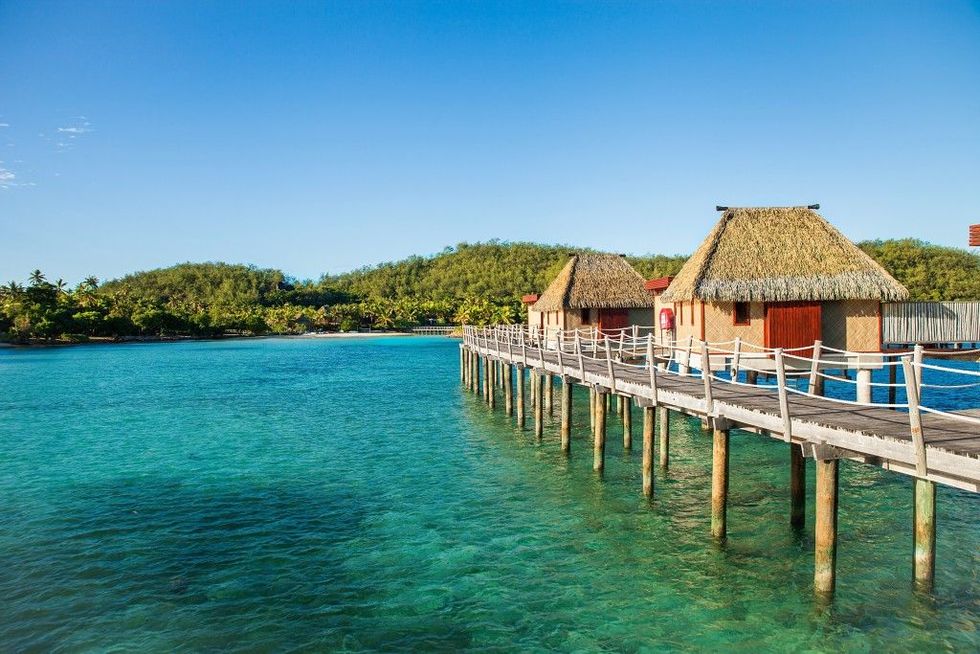 <p>Unici edifici sull'acqua delle Figi, queste accoglienti suite si affacciano sulla barriera corallina. Ognuna è ha un padiglione da bagno separato che offre uno sguardo incantevole sulla laguna.</p>