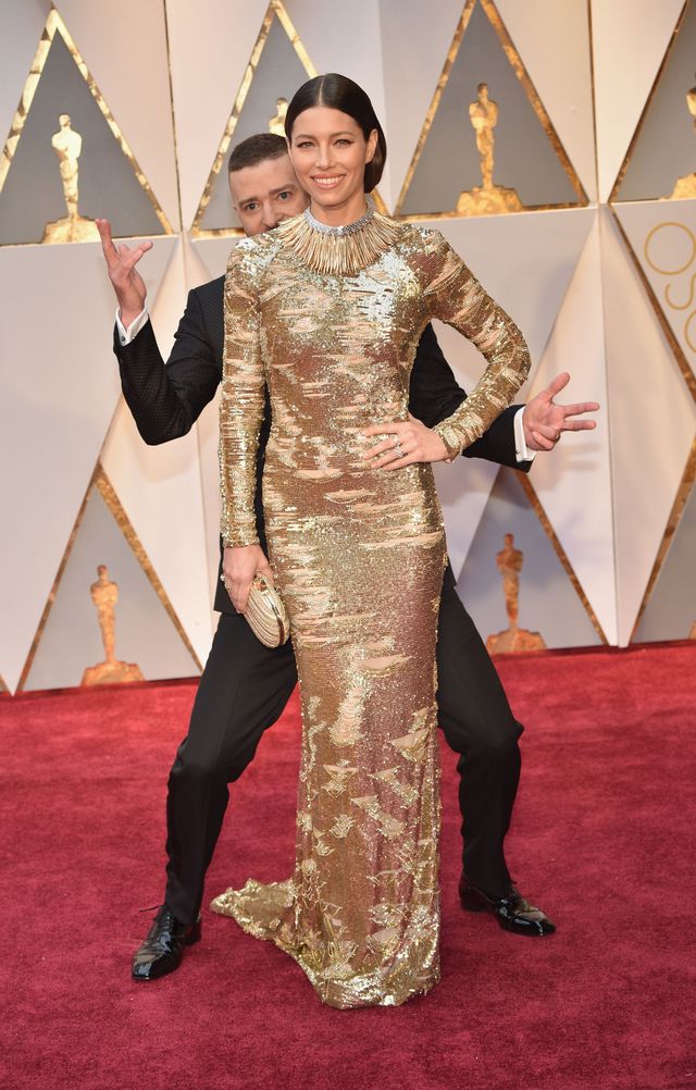 Jessica Biel Justin Timberlake photobombing on the Oscars 2017 red carpet