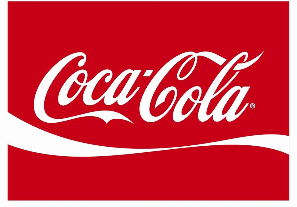 <p>Nella seconda O di Coca Coca, c'è il logo della Danimarca. Dalla sede smentiscono che la cosa sia voluta, eppure nelle statistiche internazionali, la Danimarca è nota per essere la nazione più felice del mondo.</p>