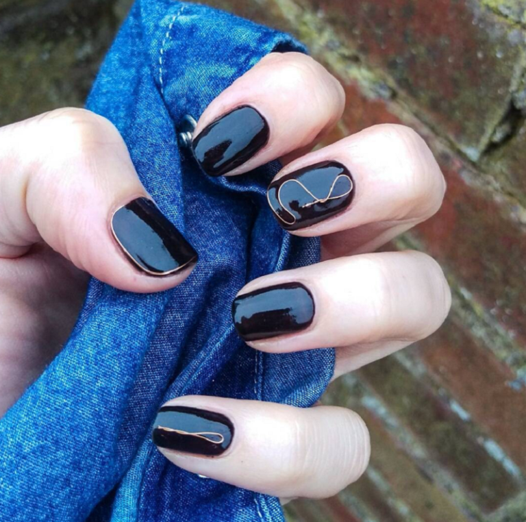 Black and gold wire nails 23 February 2017