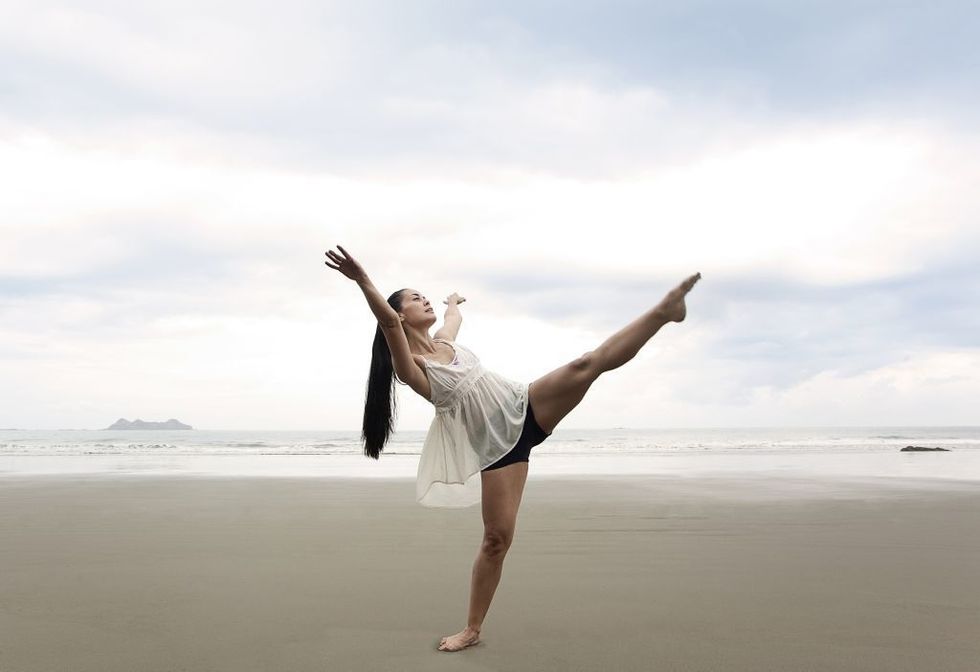 Athletic dance move, Sky, Happy, Fun, Jumping, Ballet, Ballet dancer, Photography, Sea, Physical fitness, 