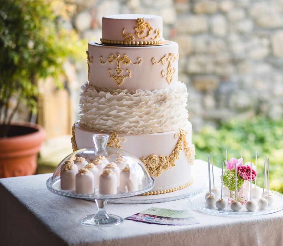 Wedding cake, Buttercream, Sugar paste, Icing, Cake decorating, Cake, Pasteles, Sugar cake, Food, Dessert, 