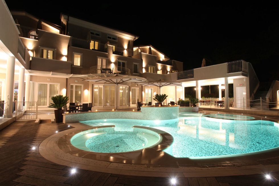 Swimming pool, Property, Building, Resort, Real estate, Home, House, Lighting, Estate, Hotel, 