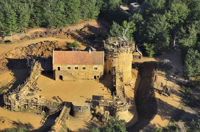 Aerial photography, Wall, Geological phenomenon, Building, House, Fortification, Photography, Historic site, Architecture, Geology, 