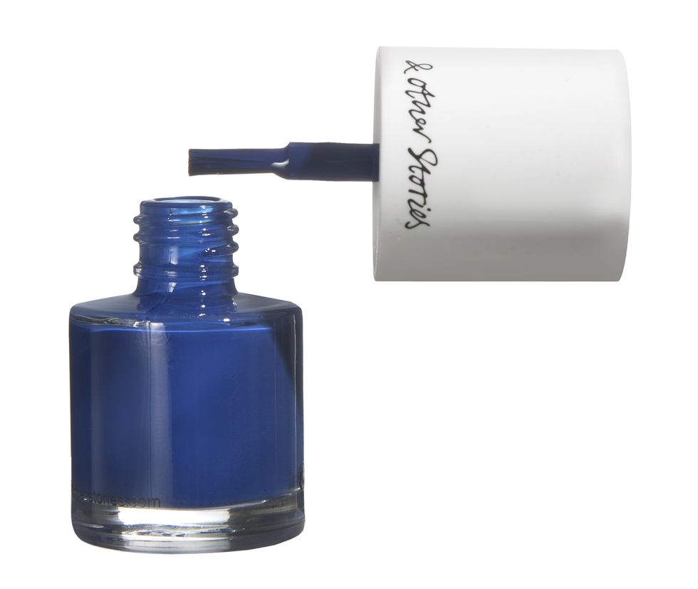Oltremare: Laine NavyNail Colour di & OtherStories (7 euro).