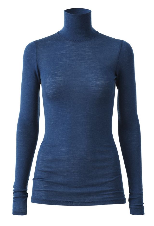 Clothing, Sleeve, Blue, Shoulder, Long-sleeved t-shirt, Neck, T-shirt, Arm, Joint, Electric blue, 