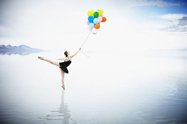 People in nature, Sky, Balloon, Water, Cloud, Happy, Fun, Photography, Sunlight, Flash photography, 
