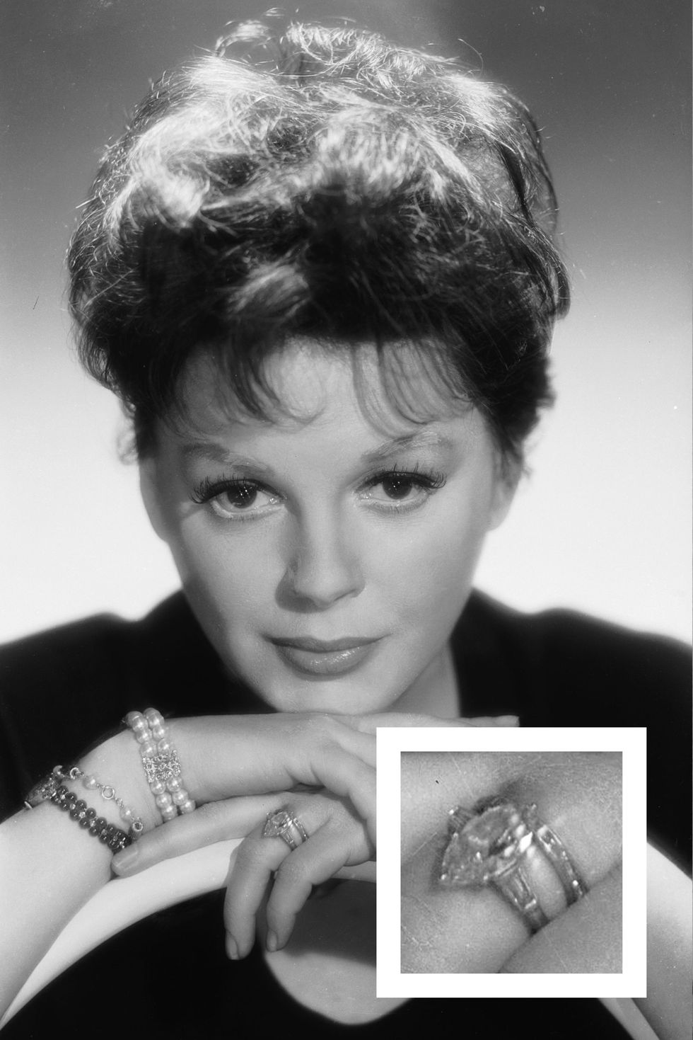 <p>Garland had a pear-shaped diamond ring.</p>